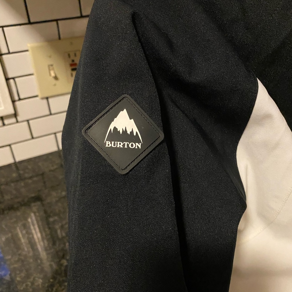 BURTON snowboarding jacket. Would sparkle clean with a good wash!